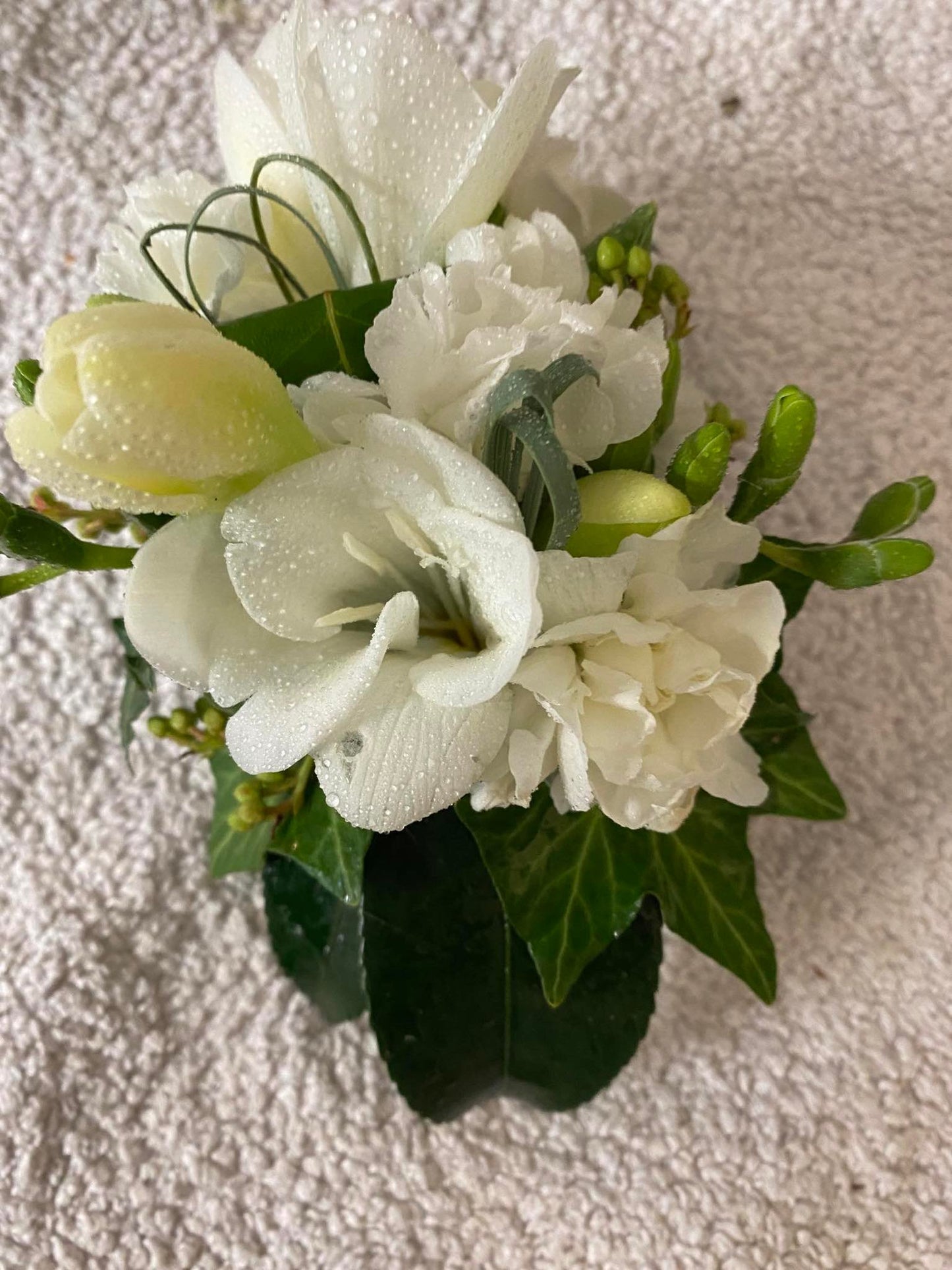 Wrist Corsages & Buttonholes